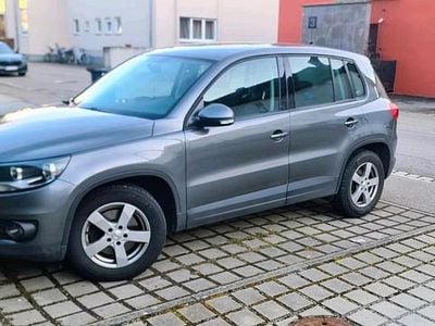 Gebraucht VW Tiguan Trendline 150 PS (110 kW) 2015 Grau SUV