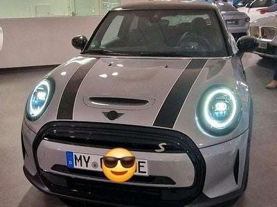 Gebraucht Mini Cooper SE Classic 135 kW (184 PS) 2023 Silber Kleinwagen