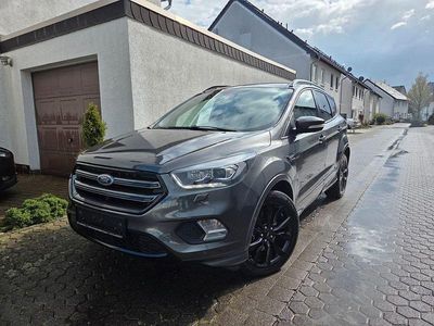 Gebraucht Ford Kuga ST-Line 179 PS (131 kW) 2018 Grau SUV