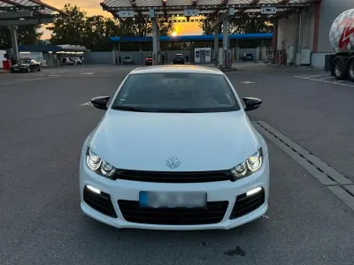 Gebraucht VW Scirocco 140 PS (102 kW) 2010 Weiß Coupé