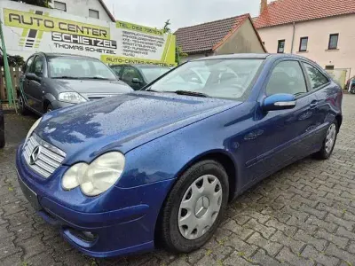 Gebraucht Mercedes C160 122 PS (89 kW) 2006 Jaspisblau  metalliclack Coupé