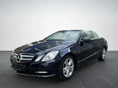Gebraucht Mercedes E250 204 PS (150 kW) 2011 Blau Cabrio