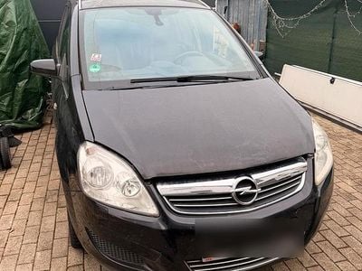 Schwarz Gebraucht 2009 Opel Zafira Van / Kleinbus | 2.500 €