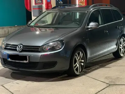 Gebraucht VW Golf VI 122 PS (89 kW) 2010 Grau Kleinwagen