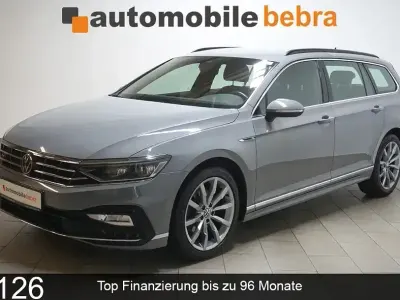 Gebraucht VW Passat 150 PS (110 kW) 2023 Mondsteingrau Kombi