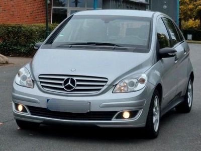 Gebraucht Mercedes B180 109 PS (80 kW) 2007 Silber Van / Kleinbus