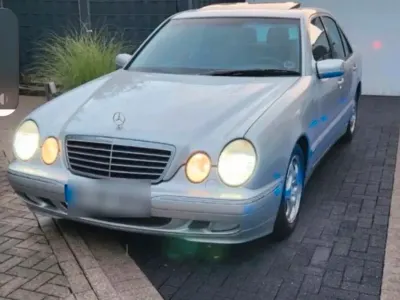 Gebraucht Mercedes E200 136 PS (100 kW) 2000 Silber Limousine
