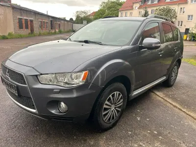 Gebraucht Mitsubishi Outlander 156 PS (114 kW) 2012 Grau SUV