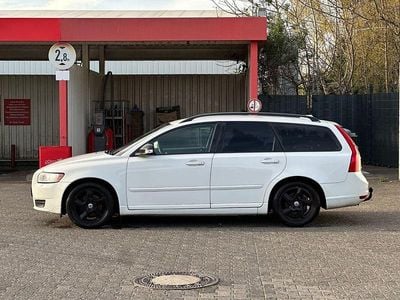 Gebraucht Volvo V50 109 PS (80 kW) 2011 Weiß Kombi