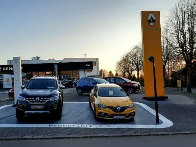 Neu Dacia Sandero Expression 110 PS (80 kW) 2026 Grün Limousine