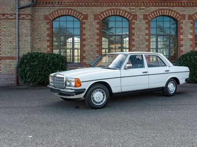 gebraucht Mercedes 230 (W123) Aus 2.Hand!! Orig. 87.0000 KM !!