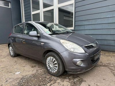 Gebraucht Hyundai i20 Classic 77 PS (56 kW) 2011 Grau Kleinwagen