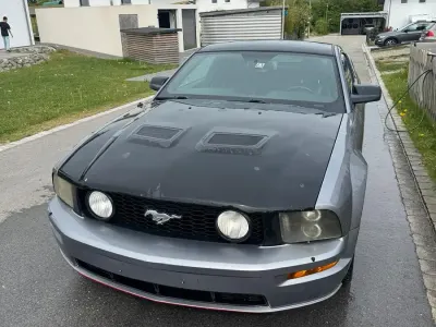 Gebraucht Ford Mustang GT 305 PS (224 kW) 2006 Grau Coupé