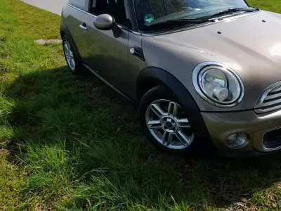 Używany Mini Cooper 75 KM (55 kW) 2012 Złoty Hatchback