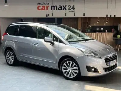 Gebraucht Peugeot 5008 Allure 156 PS (114 kW) 2014 Silber Van / Kleinbus