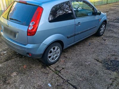 Gebraucht Ford Fiesta 69 PS (50 kW) 2006 Blau Kleinwagen