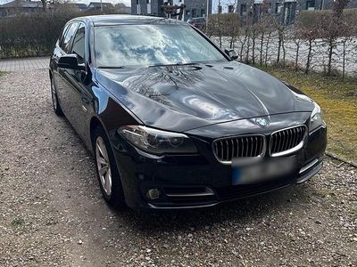 Gebraucht BMW 530 M Sport 258 PS (189 kW) 2015 Schwarz Kombi