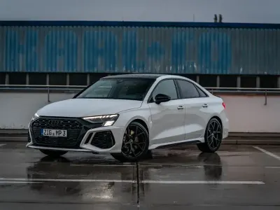 Gebraucht Audi RS3 Sport 400 PS (294 kW) 2024 Weiß Limousine
