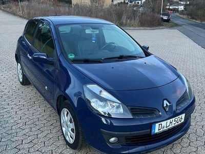 Usata Renault Clio II Authentique 75 CV (55 kW) 2006 Blu Berlina
