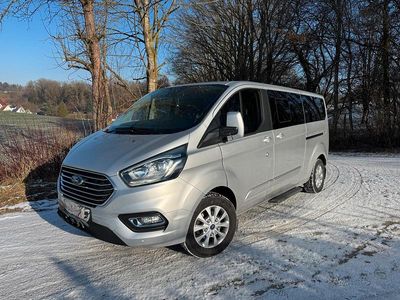 Gebraucht Ford Tourneo 170 PS (125 kW) 2019 Silber Van / Kleinbus