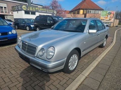 Mercedes E200