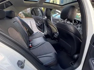 Gebraucht Mercedes C250 Avantgarde 211 PS (155 kW) 2017 Weiß Limousine