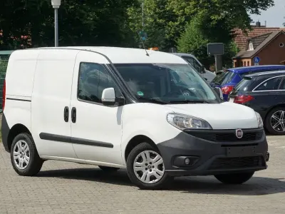 Gebraucht Fiat Doblò 95 PS (69 kW) 2018 Silber Van / Kleinbus