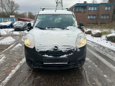 Gebraucht Opel Combo Edition 95 PS (69 kW) 2018 Weiß Van / Kleinbus