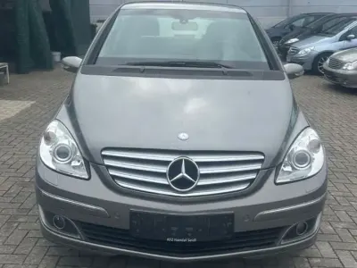 Gebraucht Mercedes B200 140 PS (102 kW) 2006 Grau Van / Kleinbus