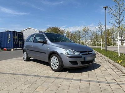 Begagnad Opel Corsa Enjoy 75 HK (55 kW) 2004 Blå Halvkombi