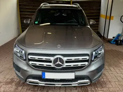 Gebraucht Mercedes GLB200 Progressive 163 PS (119 kW) 2022 Grau SUV