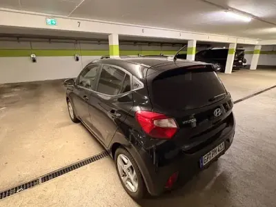 Gebraucht Hyundai i10 Trend 67 PS (49 kW) 2023 Schwarz Kleinwagen
