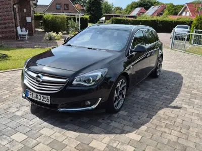 Gebraucht Opel Insignia Innovation 194 PS (142 kW) 2015 Schwarz Kombi