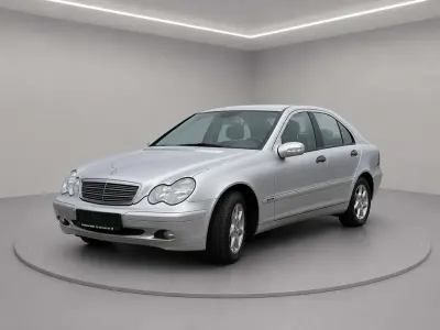 Usata Mercedes C180 Classic 143 CV (105 kW) 2002 Argento Berlina