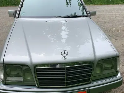 Gebraucht Mercedes E280 197 PS (144 kW) 1994 Silber Limousine
