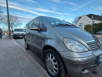 Usata Mercedes A160 Elegance 75 CV (55 kW) 2004 Oro Utilitaria