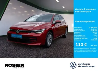 Gebraucht VW Golf VIII Life 150 PS (110 kW) 2025 Rot / kings red (metallic) Limousine