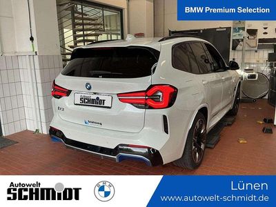Mineralweiß metallic Gebraucht 2022 BMW iX3 Impressive SUV | 38.390 € (Fairer Preis)