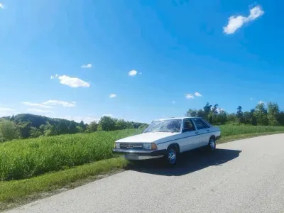 Gebraucht Audi 100 Basis 85 PS (62 kW) 1978 Weiß Limousine