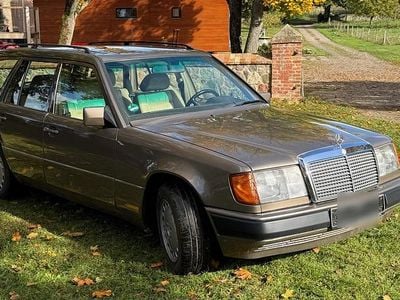Gebraucht Mercedes E230 132 PS (97 kW) 1991 Braun Kombi