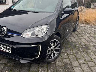 Gebraucht VW e-up! 61 kW (83 PS) 2025 Schwarz Kleinwagen