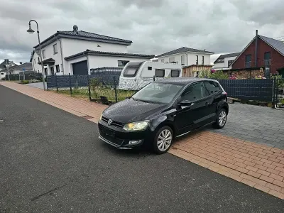Gebraucht VW Polo Life 90 PS (66 kW) 2013 Schwarz Kleinwagen