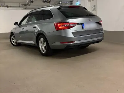 Gebraucht Skoda Superb Ambition 150 PS (110 kW) 2019 Grau Kombi