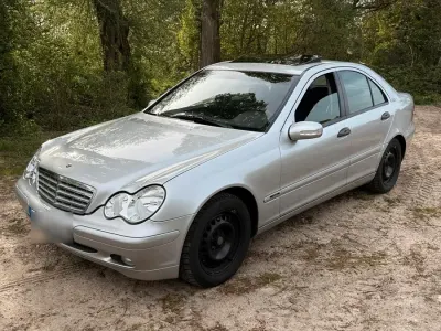 Gebraucht Mercedes C220 143 PS (105 kW) 2000 Silber Limousine