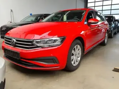Gebraucht VW Passat Conceptline 150 PS (110 kW) 2023 Rot Kombi