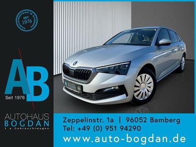Gebraucht Skoda Scala Ambition 150 PS (110 kW) 2022 Stribrna brilliant/ brilliants Kleinwagen