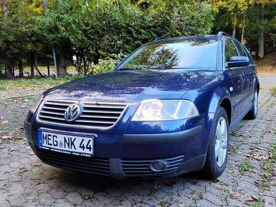 Gebraucht VW Passat Family 131 PS (96 kW) 2003 Blau Limousine