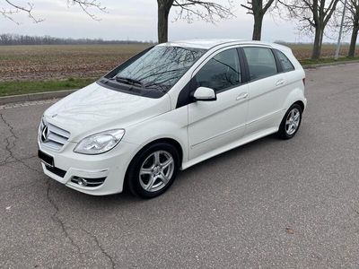 gebraucht Mercedes B200 - Navi, Sportfahrwerk, Sitzheizung, uvm.