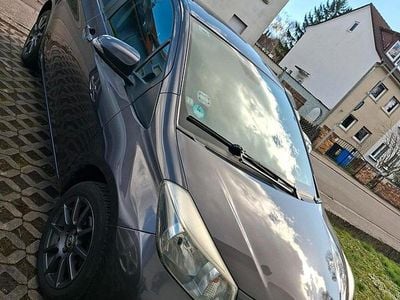 Gebraucht Toyota Yaris 99 PS (72 kW) 2014 Grau Kleinwagen