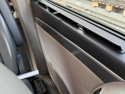 Weiß Gebraucht 2011 VW Routan Van / Kleinbus | 9.900 €